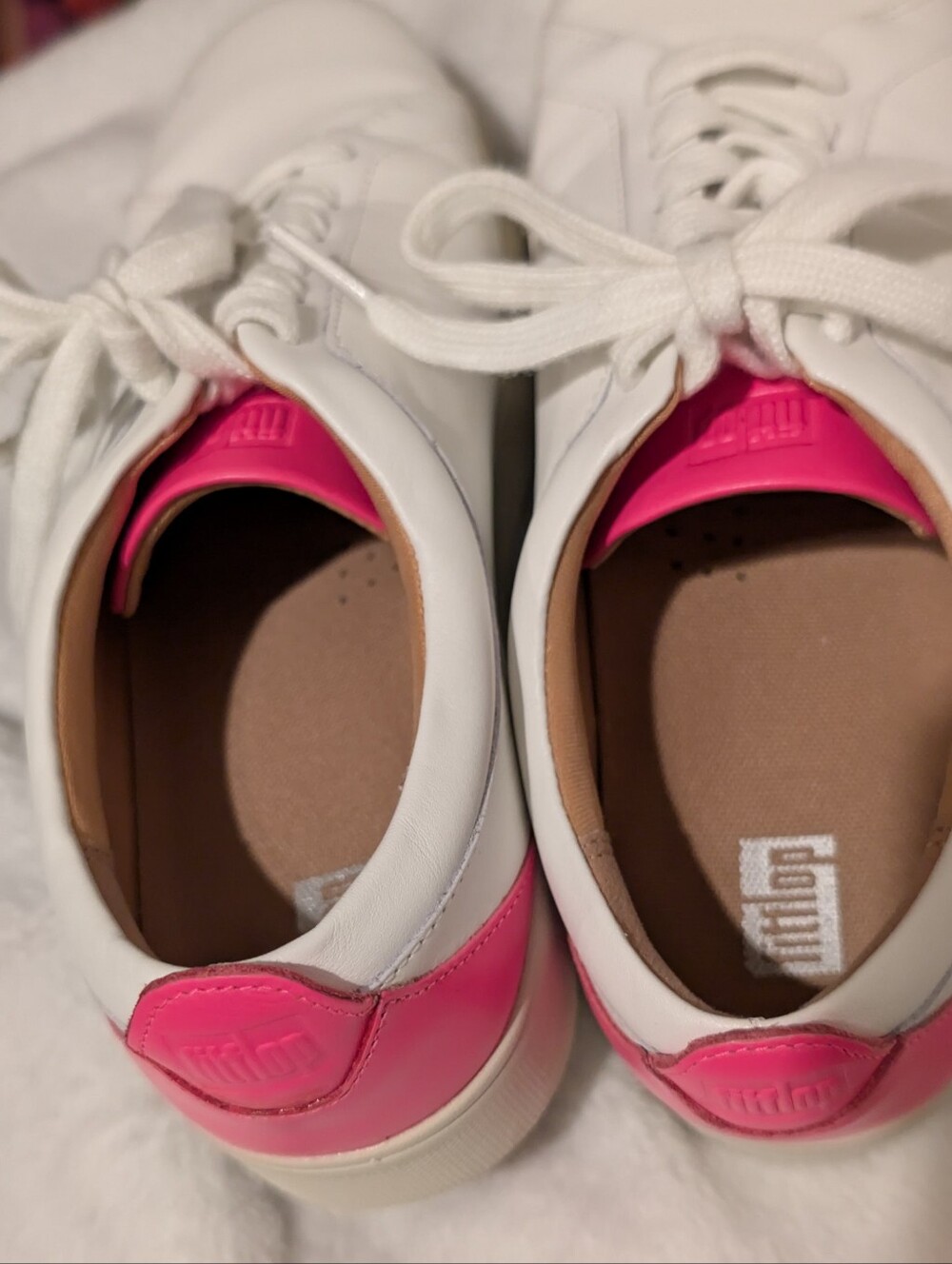 Fitflop White Leather Sneakers with Pink Accents Size 7.